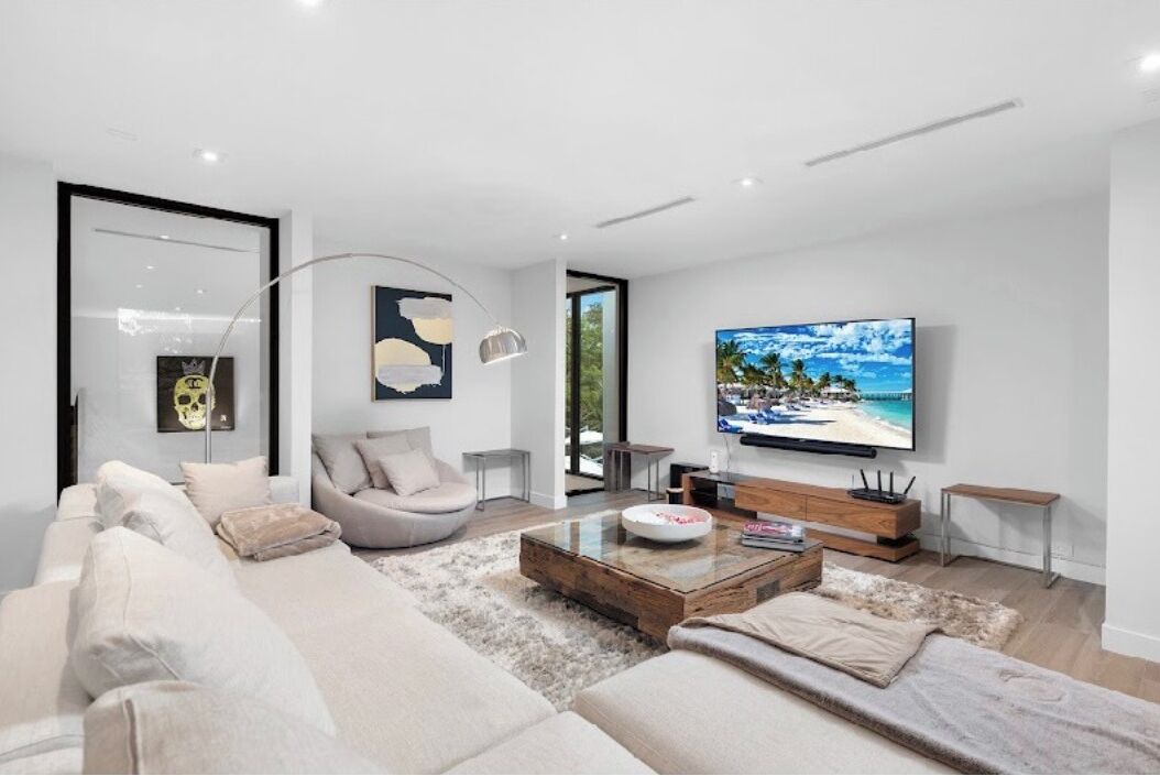 Photo of Livingroom in Country Club Section