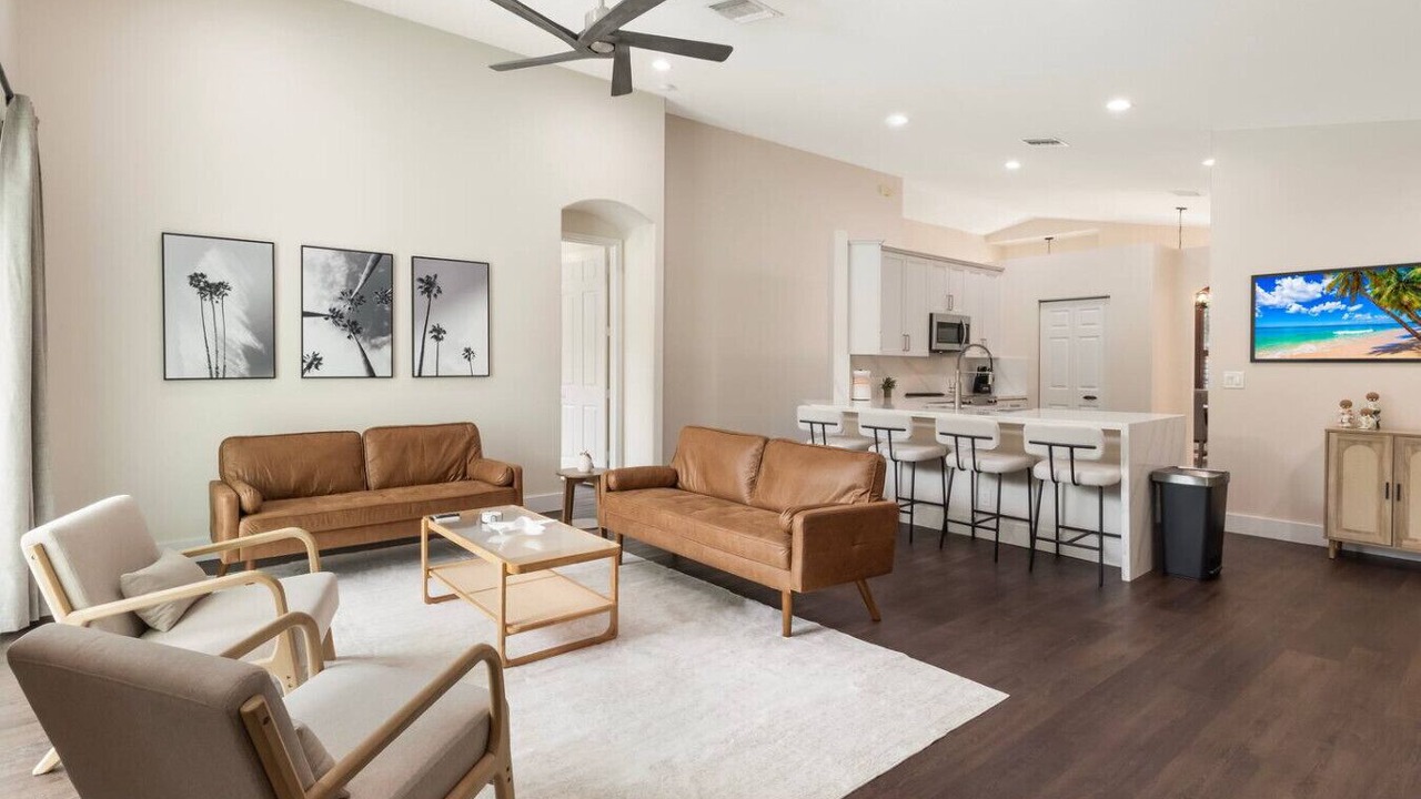 Photo of Livingroom in Greenview Shores