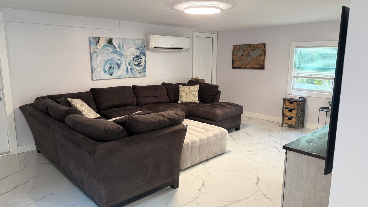 Photo of Bedroom in Lake Worth Corridor