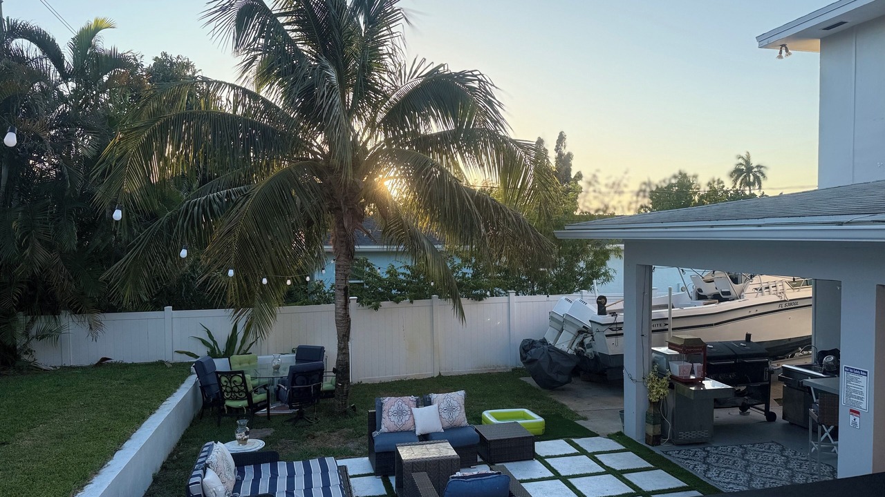 Photo of Outdoor in Lake Worth Corridor