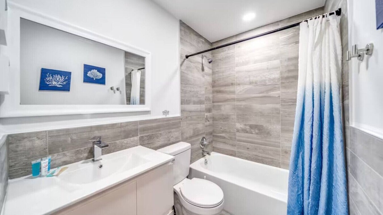 Photo of Bathroom in Coral Ridge