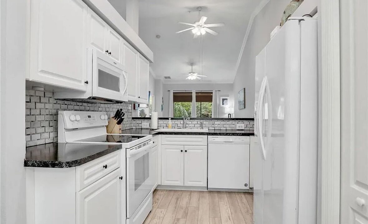 Photo of Kitchen in Estero