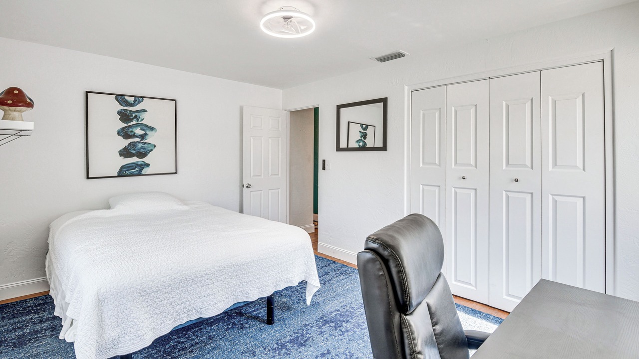 Photo of Bedroom in Ormond Ocean Gard