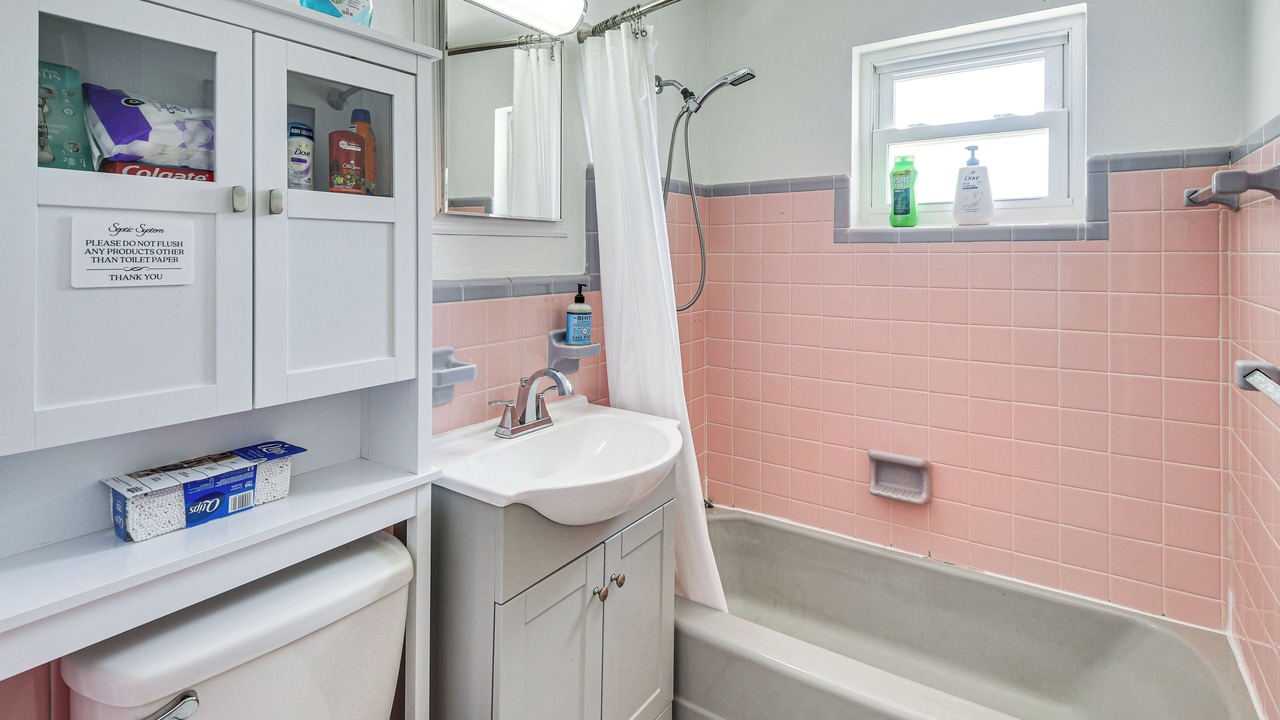 Photo of Bathroom in Ormond Ocean Gard