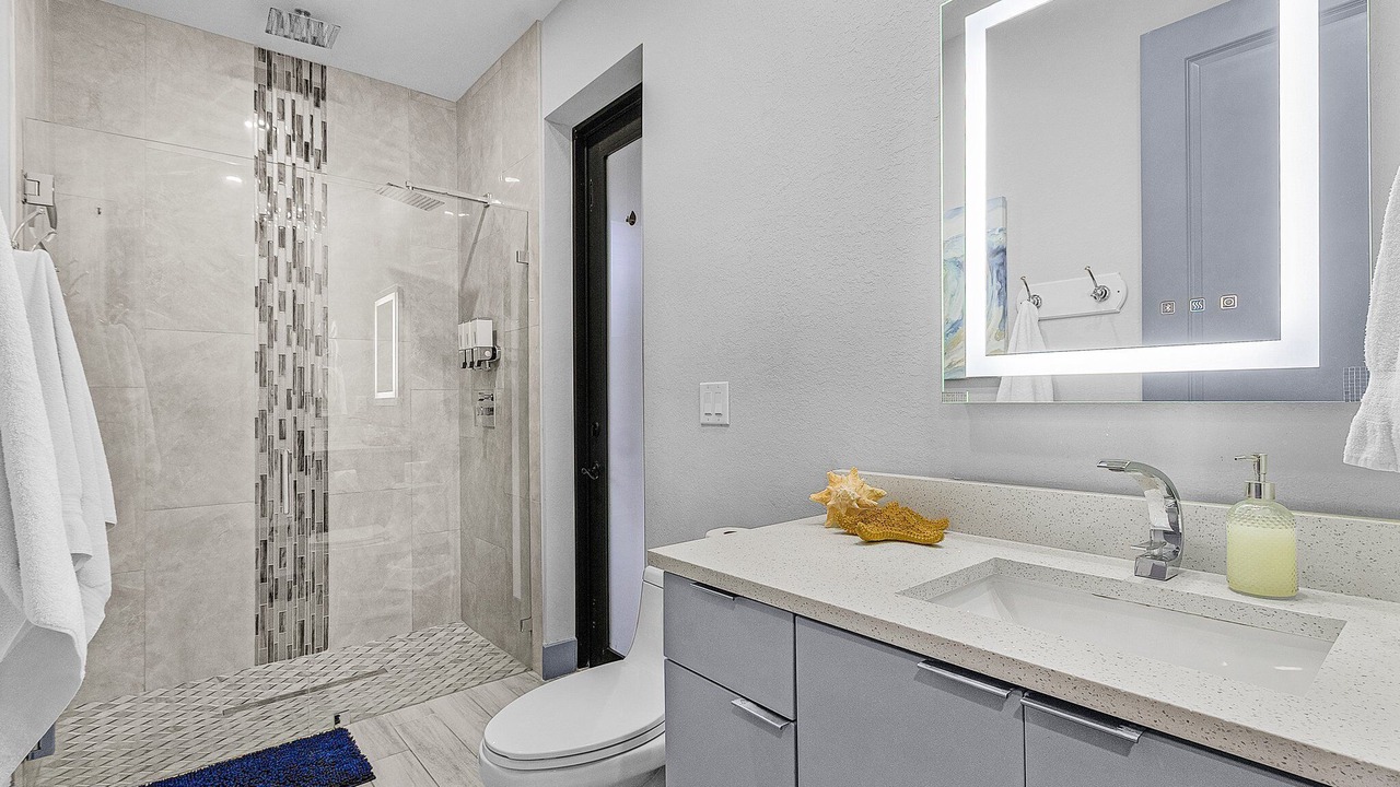 Photo of Bathroom in Mariner