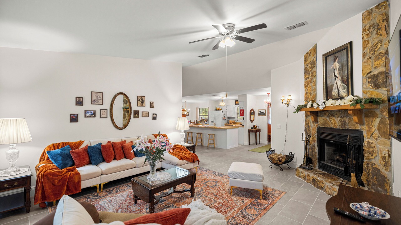 Photo of Livingroom in Williston Highlands