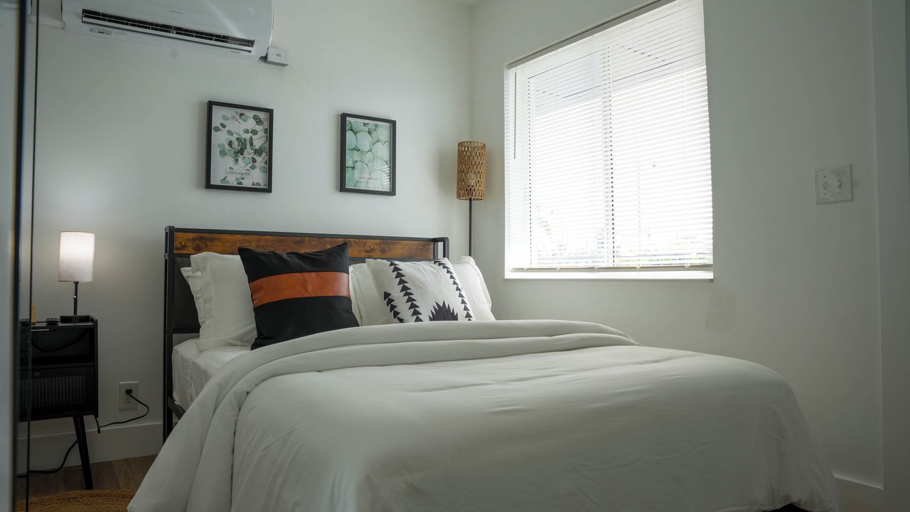 Photo of Bedroom in Old Northwood Historic District