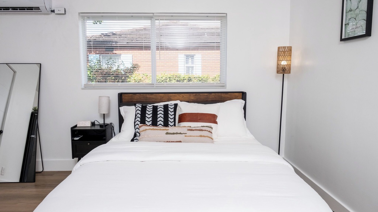 Photo of Bedroom in Old Northwood Historic District