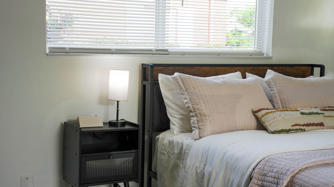 Photo of Bedroom in Old Northwood Historic District
