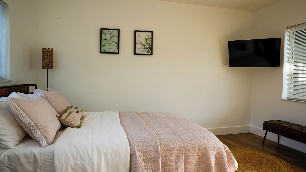 Photo of Bedroom in Old Northwood Historic District