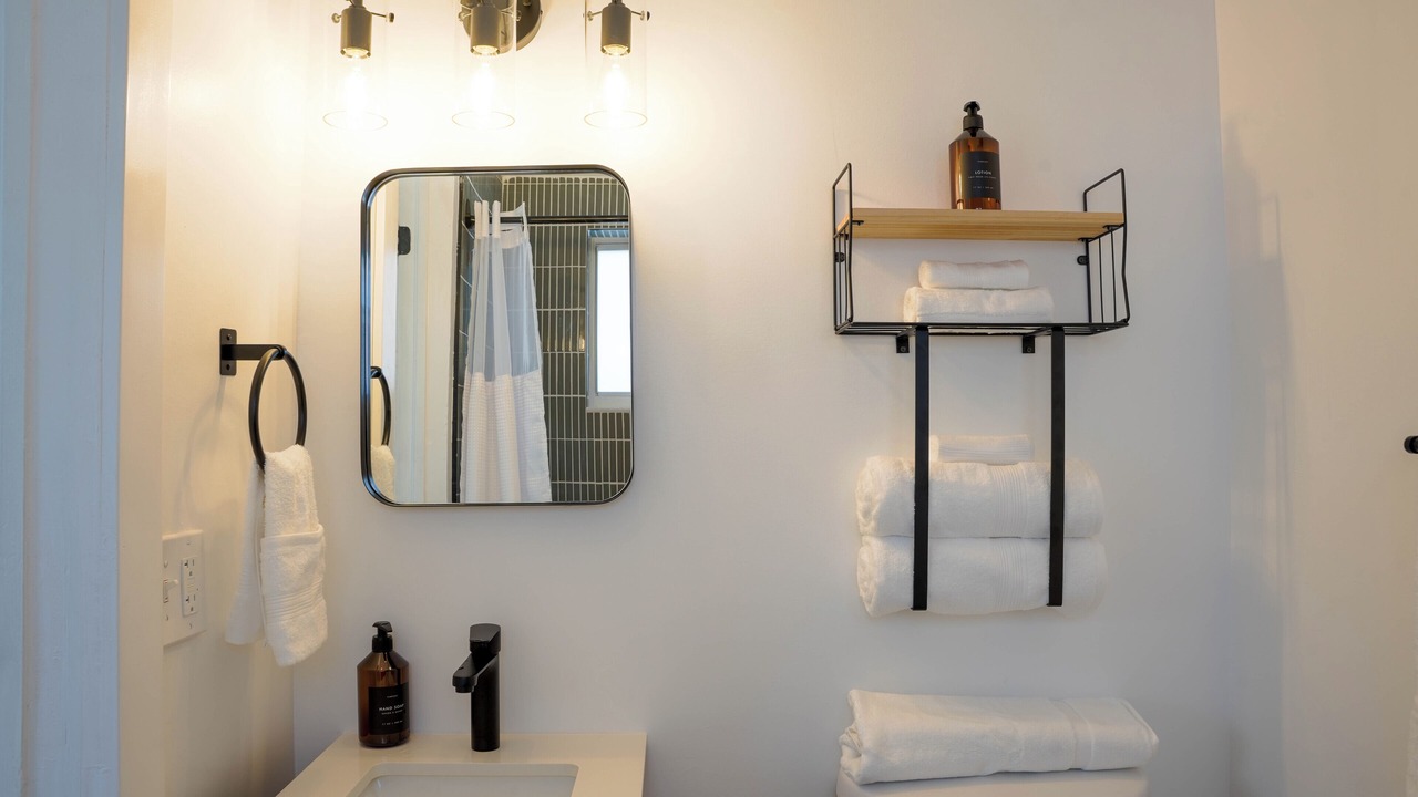 Photo of Bathroom in Old Northwood Historic District