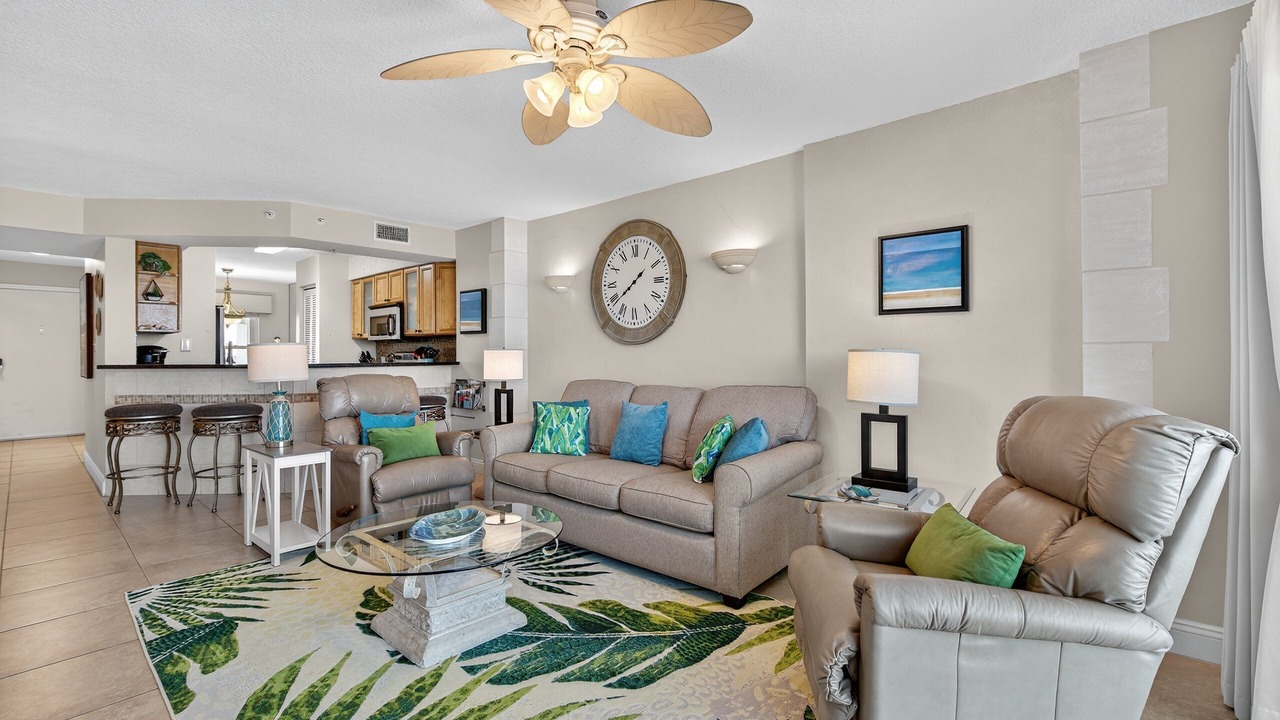 Photo of Livingroom in Seawinds Condo
