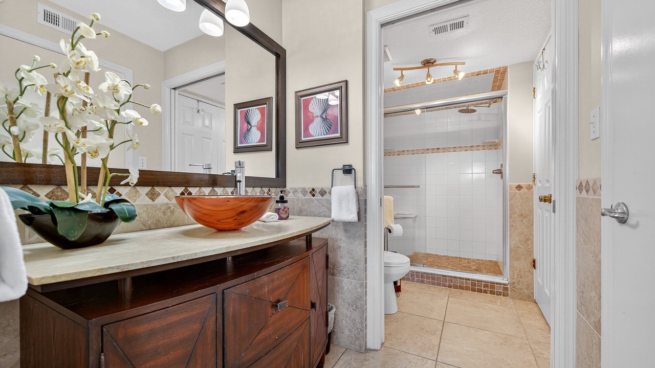 Photo of Bathroom in Seawinds Condo