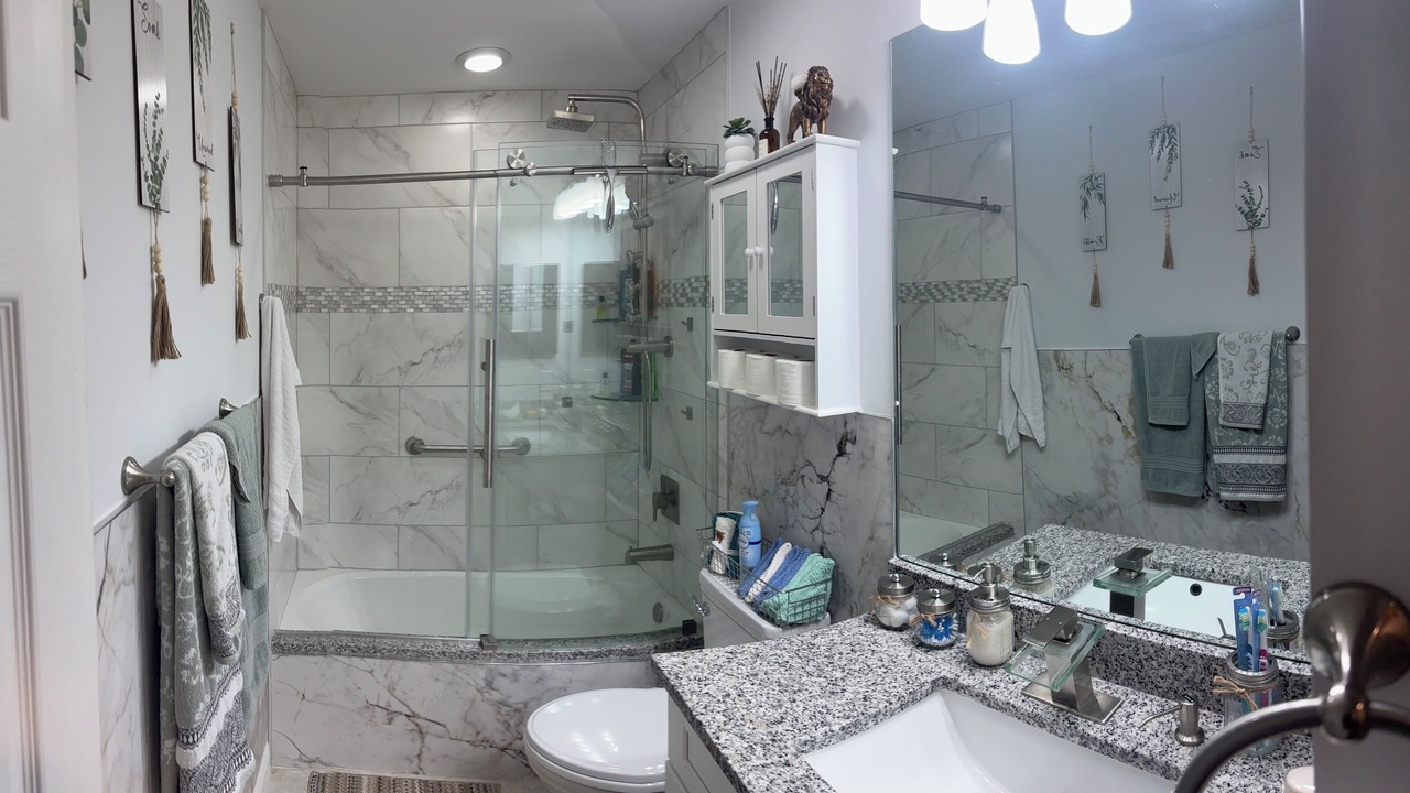 Photo of Bathroom in Eisenhower