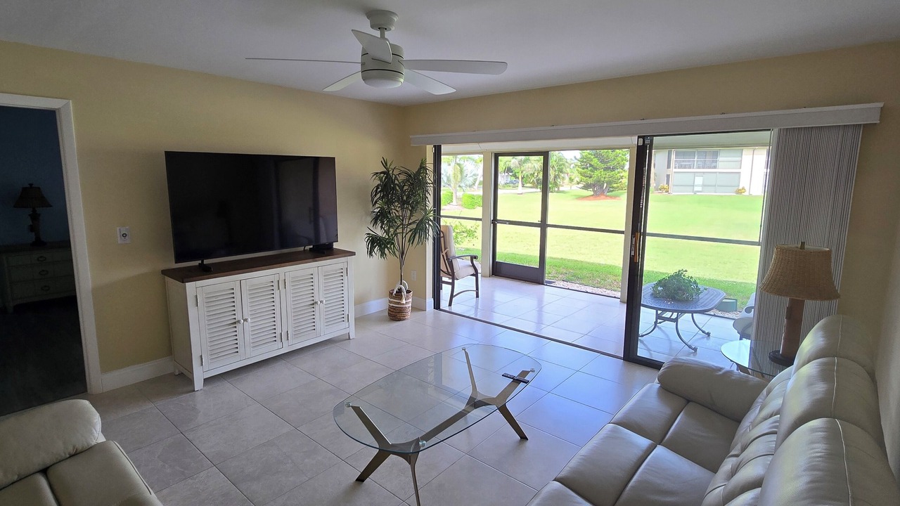 Photo of Livingroom in Lely Golf Estates