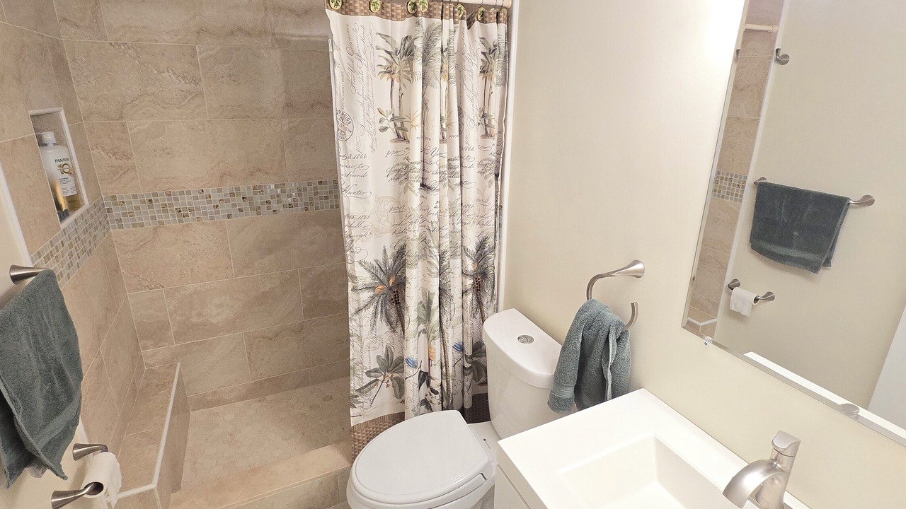 Photo of Bathroom in Lely Golf Estates