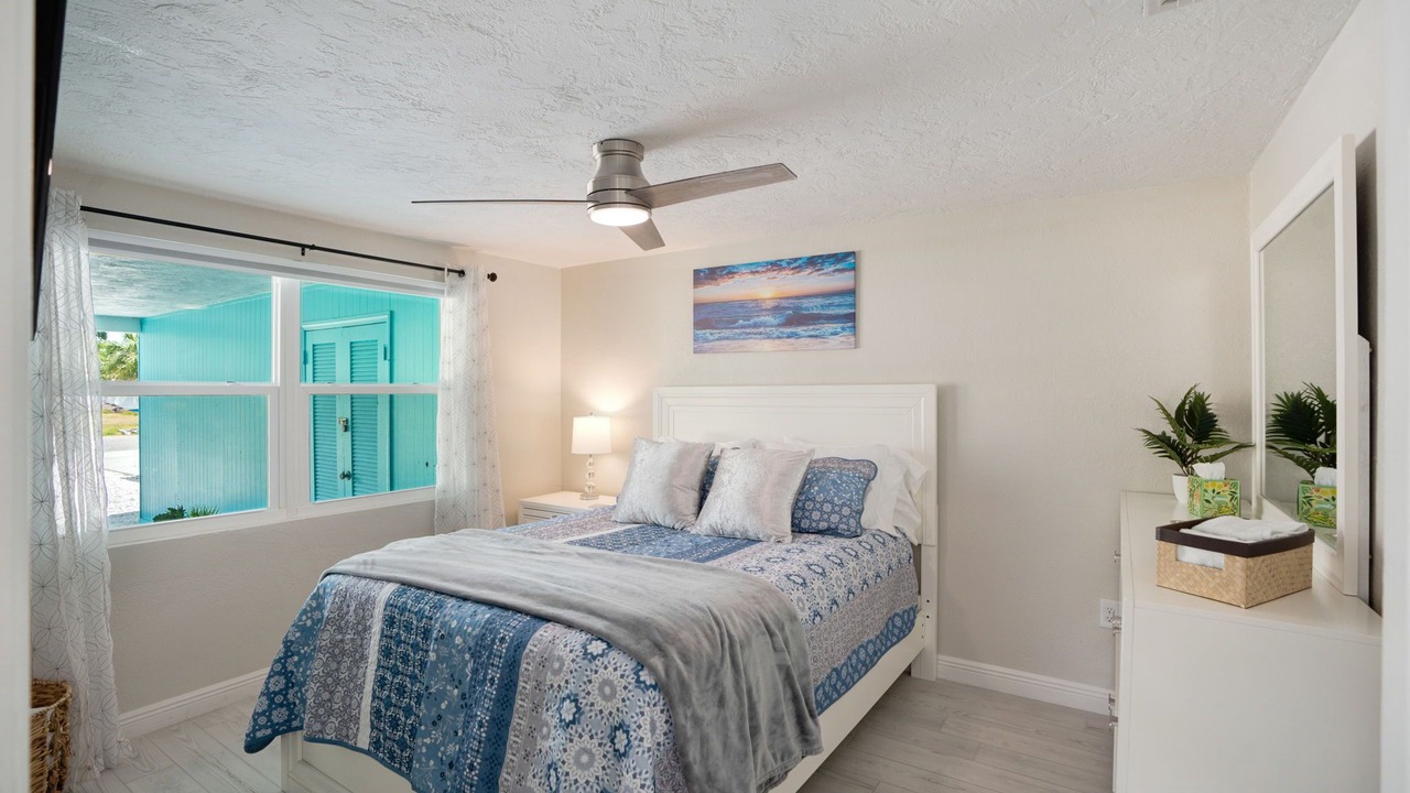 Photo of Bedroom in Bayshore Gardens