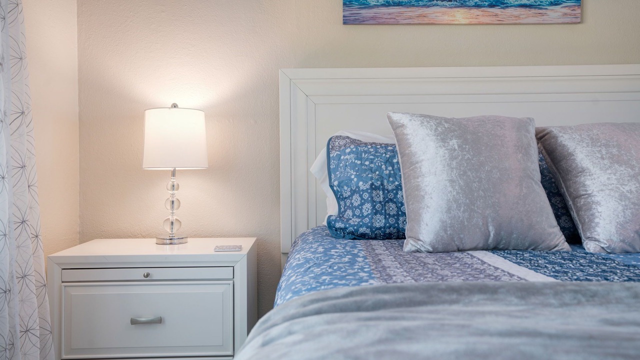 Photo of Bedroom in Bayshore Gardens