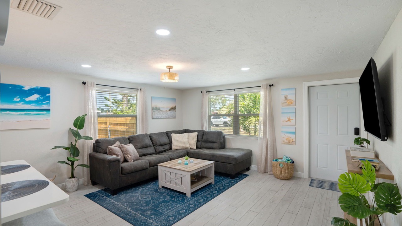 Photo of Livingroom in Bayshore Gardens