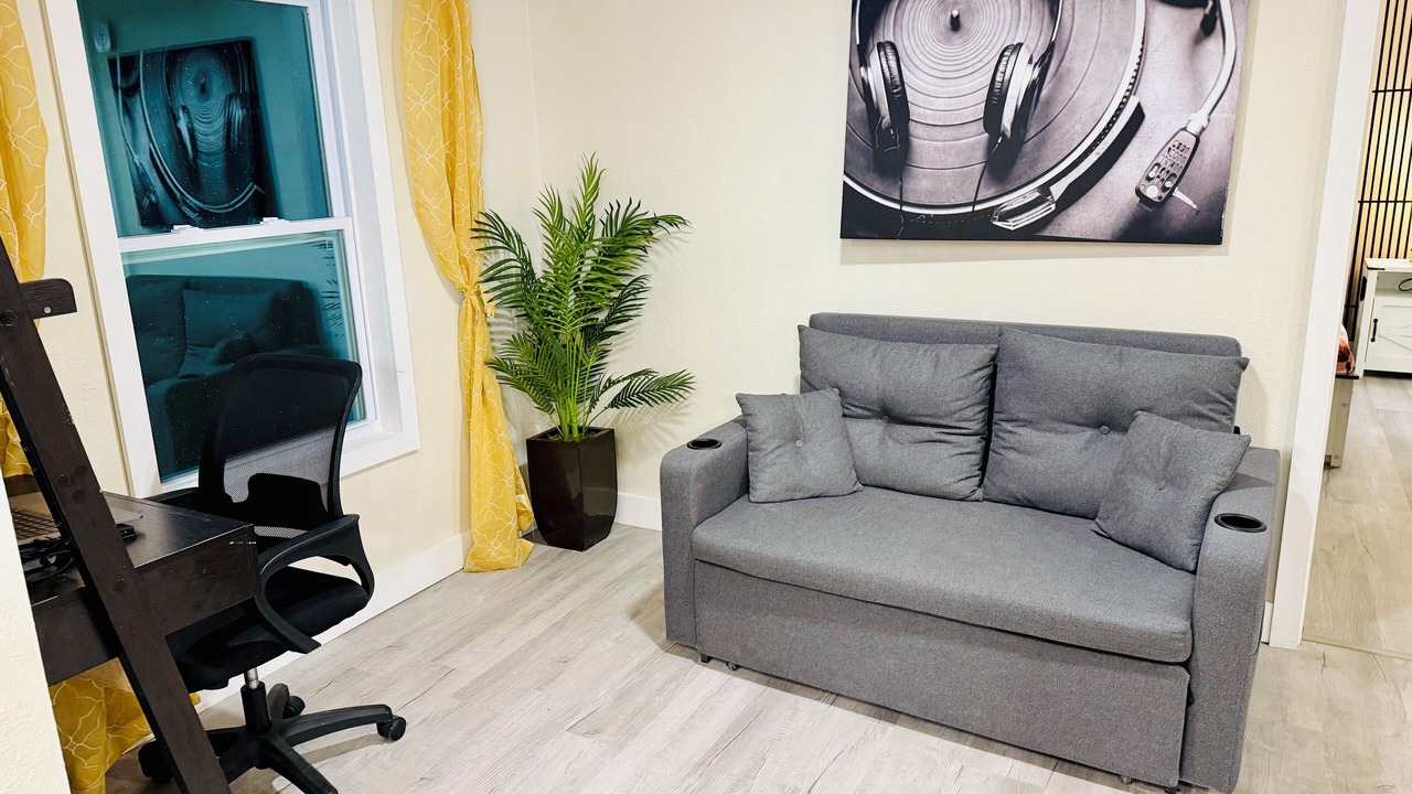 Photo of Livingroom in Lake City