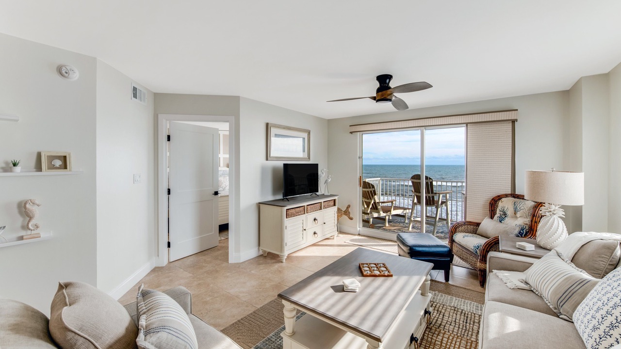 Photo of Livingroom in Seawinds Condo