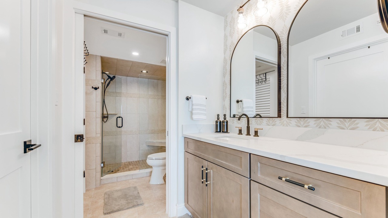 Photo of Bathroom in Seawinds Condo