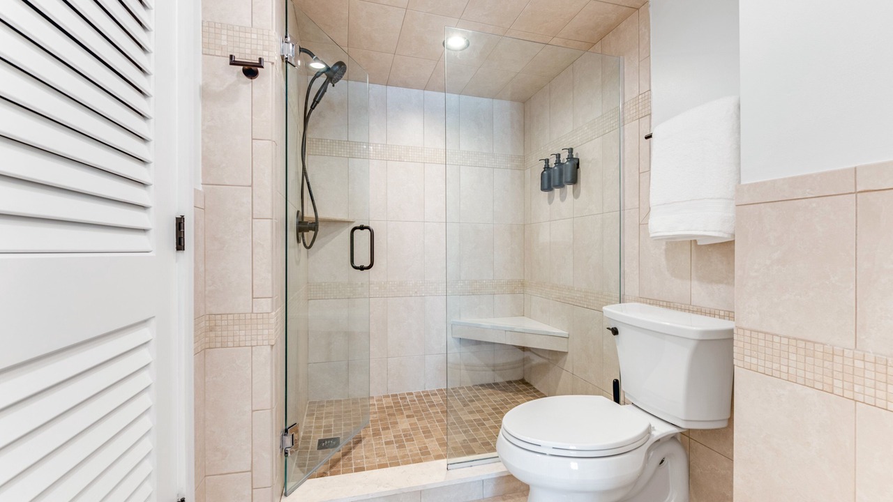 Photo of Bathroom in Seawinds Condo