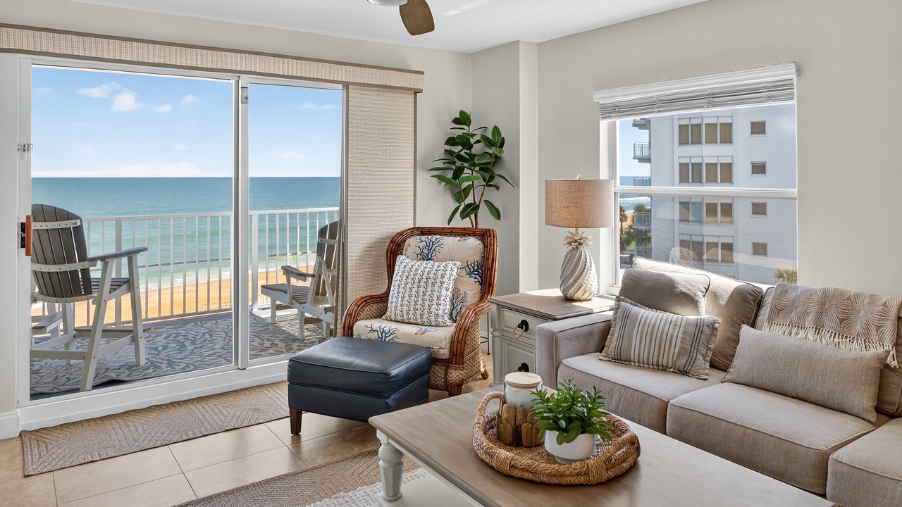 Photo of Livingroom in Seawinds Condo