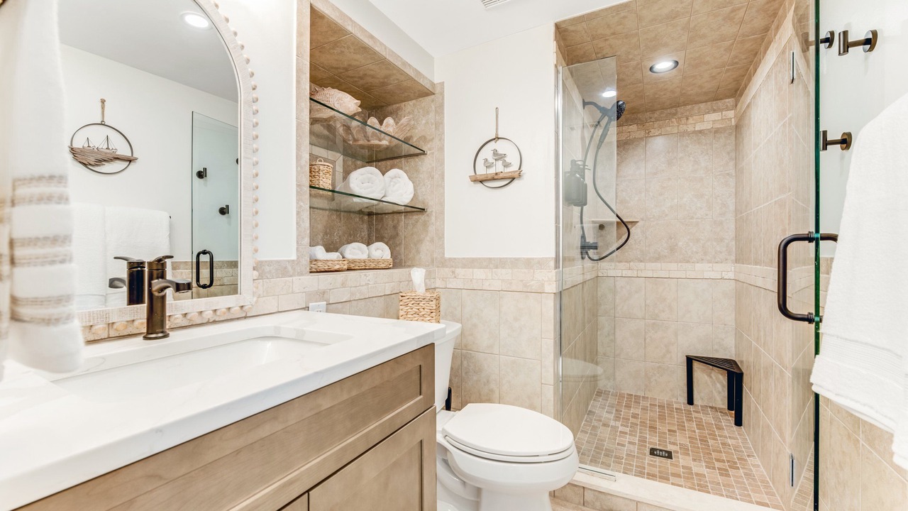 Photo of Bathroom in Seawinds Condo