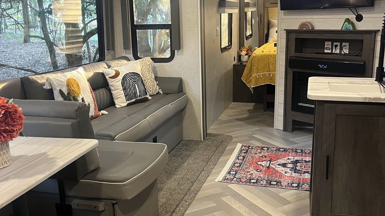 Photo of Livingroom in DeLand