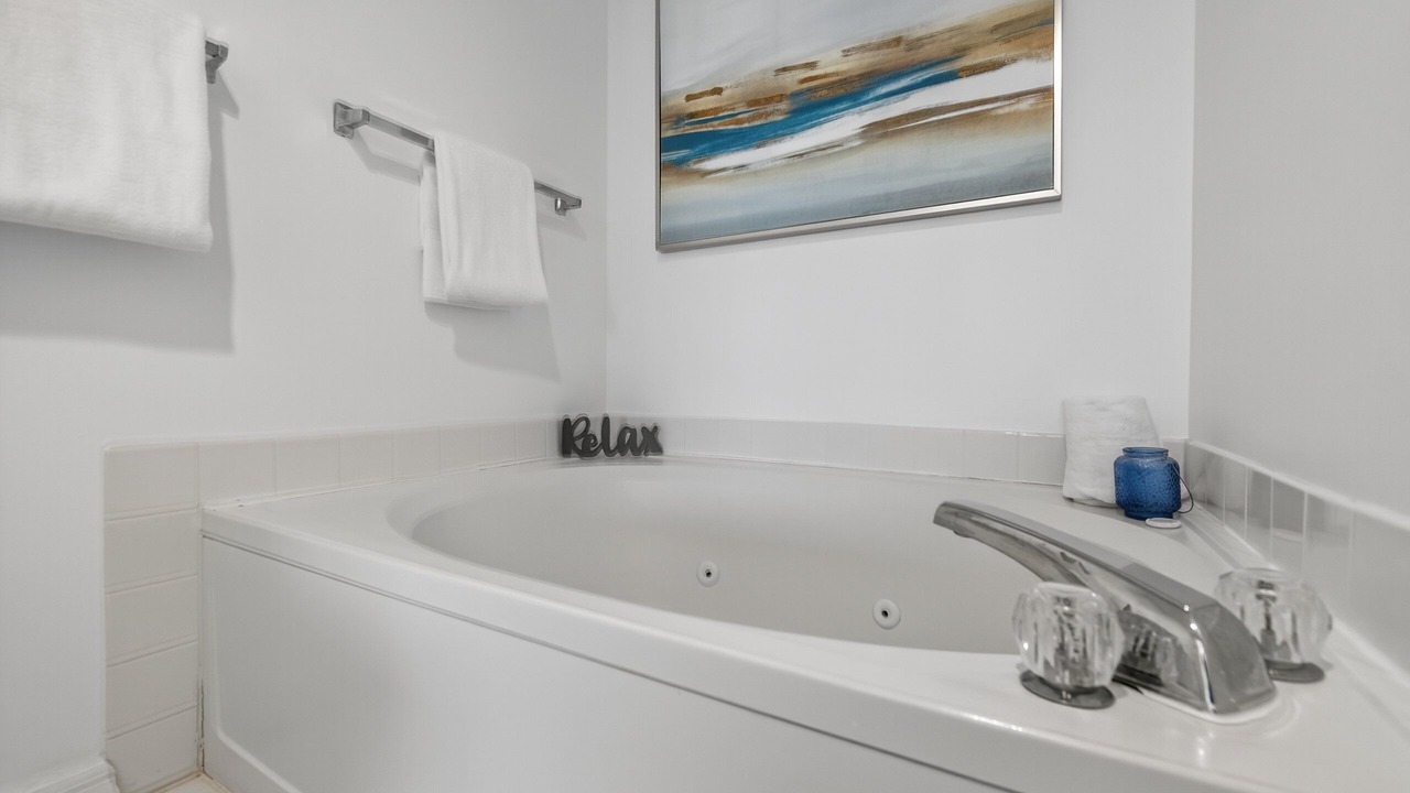 Photo of Bathroom in Seawinds Condo