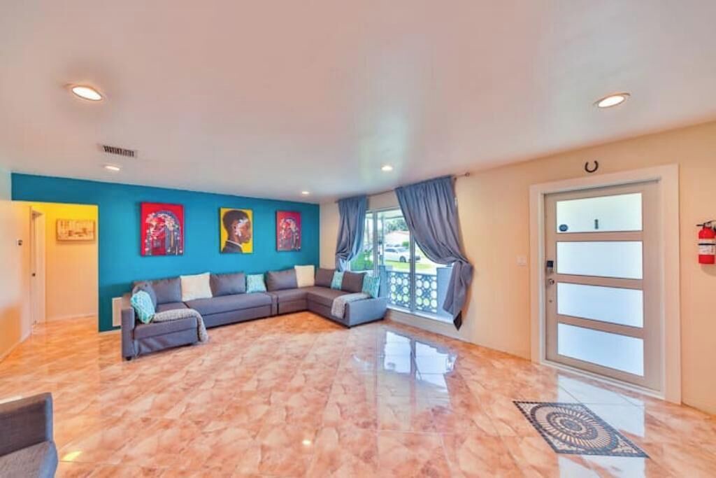 Photo of Livingroom in Hollywood Hills