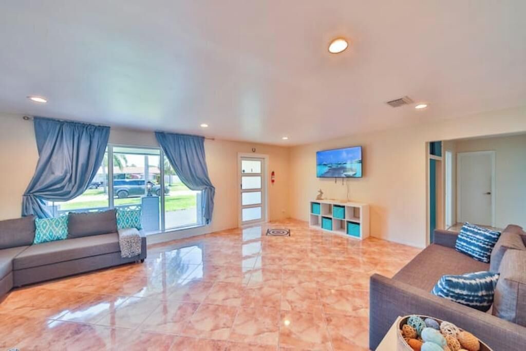Photo of Livingroom in Hollywood Hills