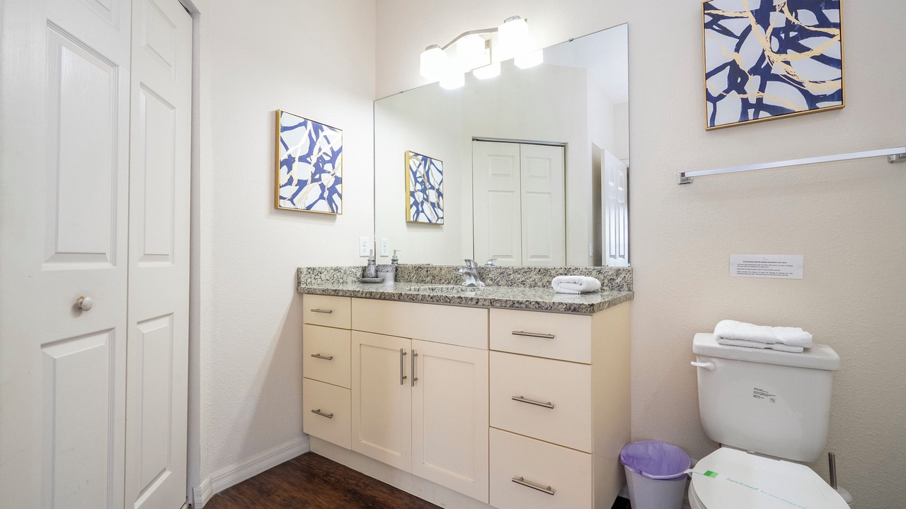 Photo of Bathroom in Bay Lake