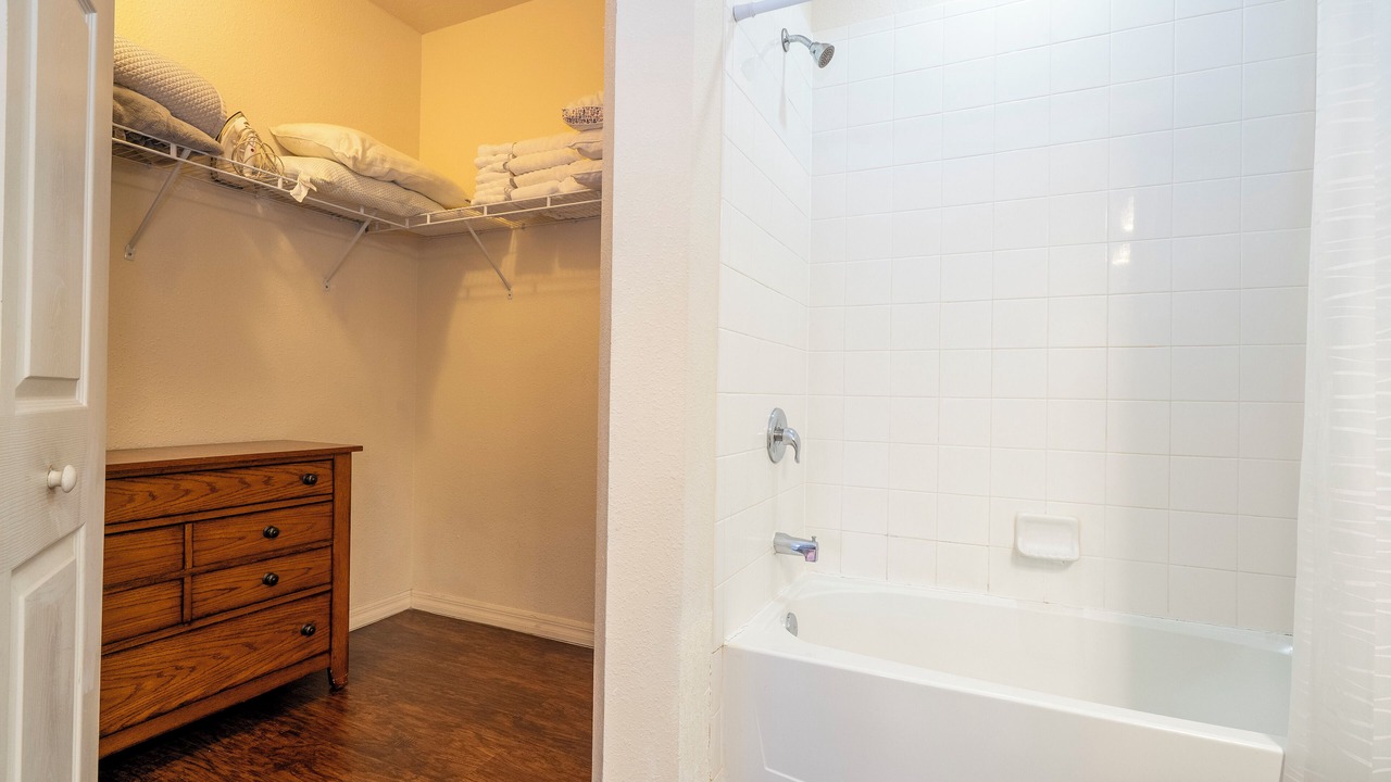 Photo of Bathroom in Bay Lake