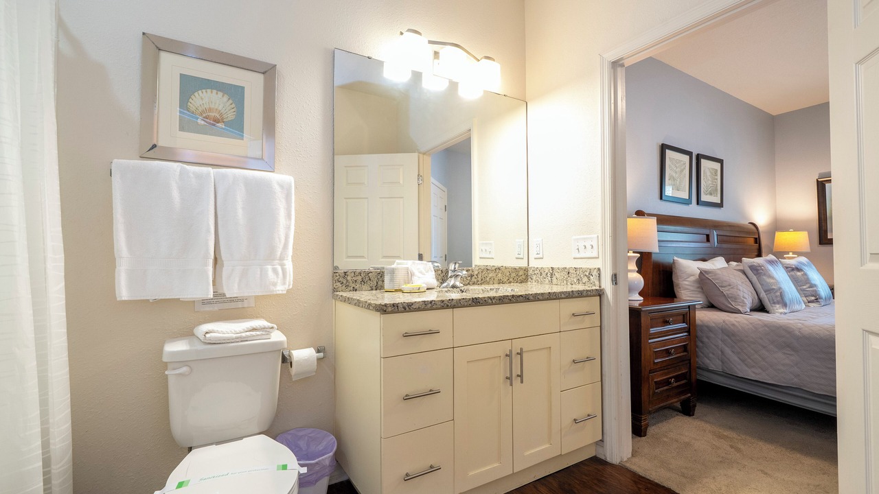 Photo of Bathroom in Bay Lake