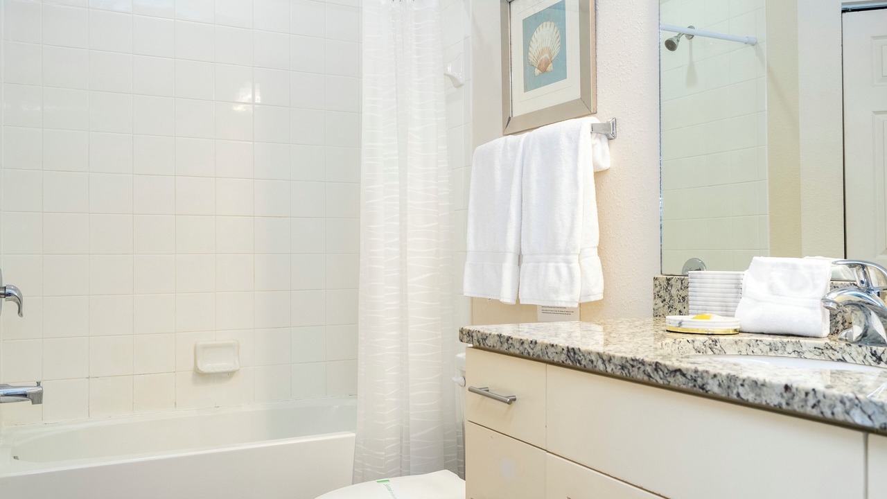 Photo of Bathroom in Bay Lake