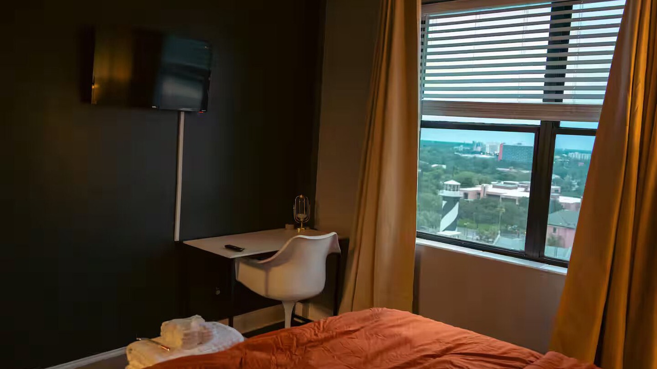 Photo of Bedroom in Downtown Jacksonville