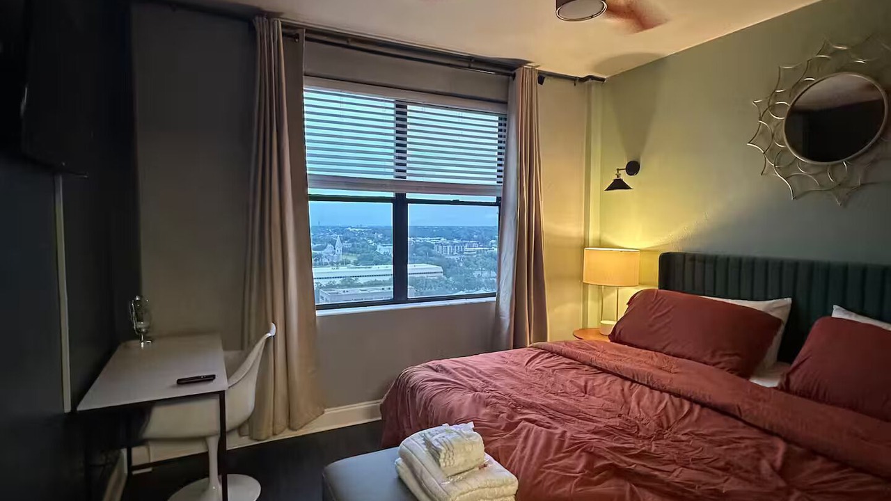 Photo of Bedroom in Downtown Jacksonville