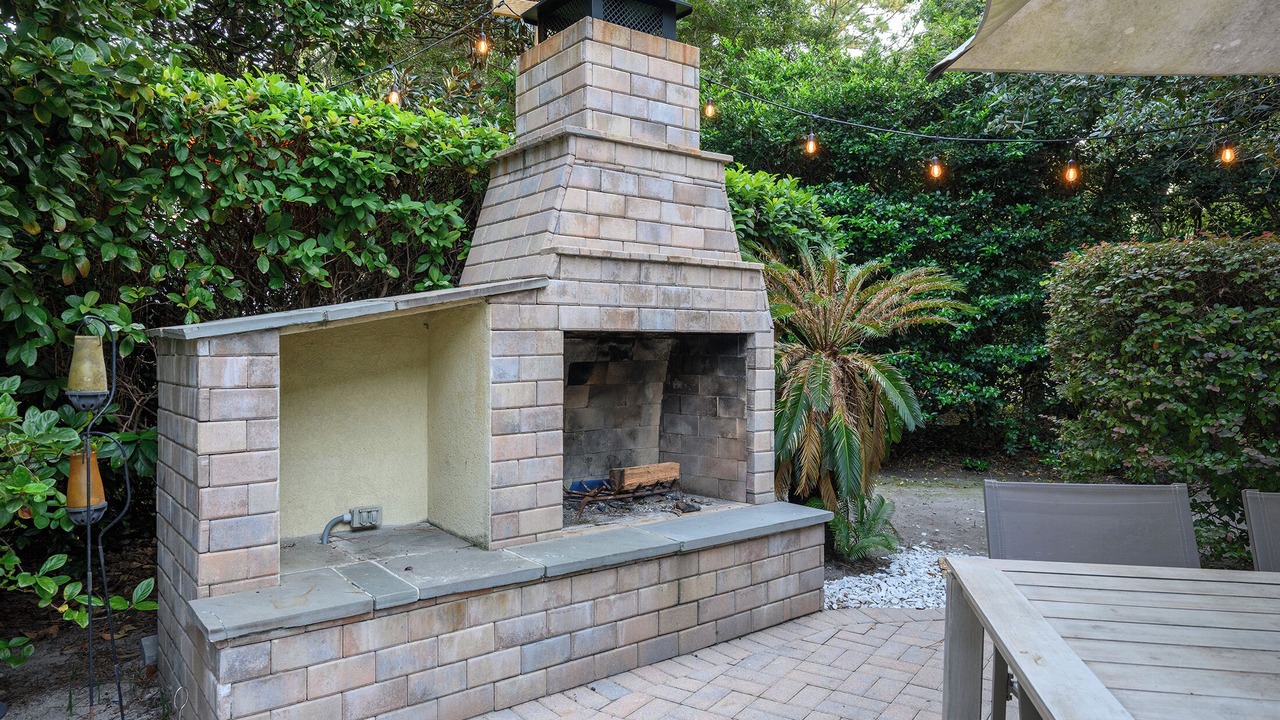Photo of Outdoor in Folly Field