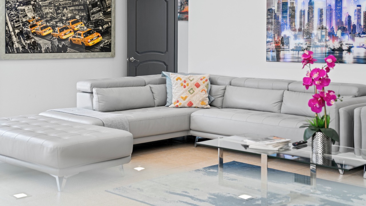 Photo of Livingroom in Ludlam