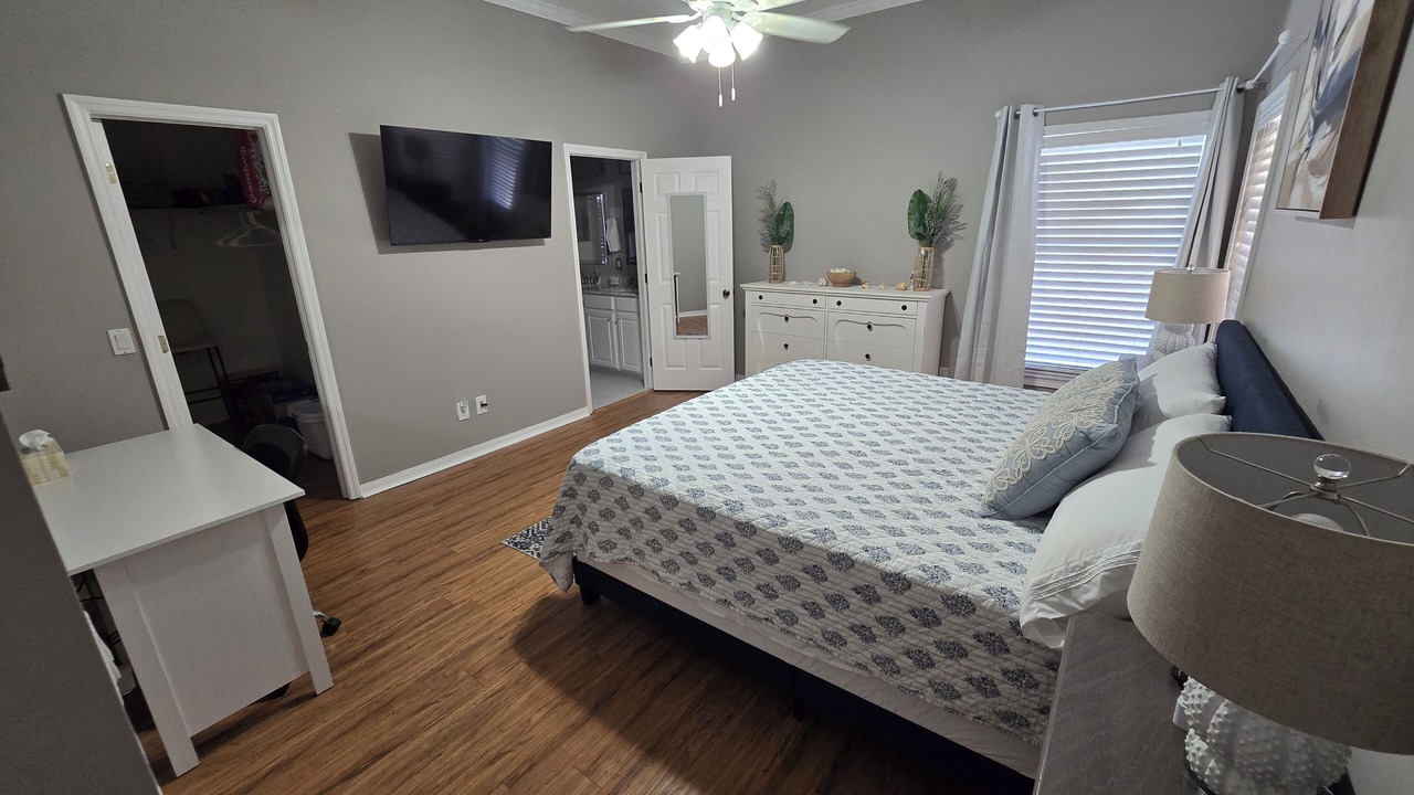Photo of Bedroom in Beachwalk Isles
