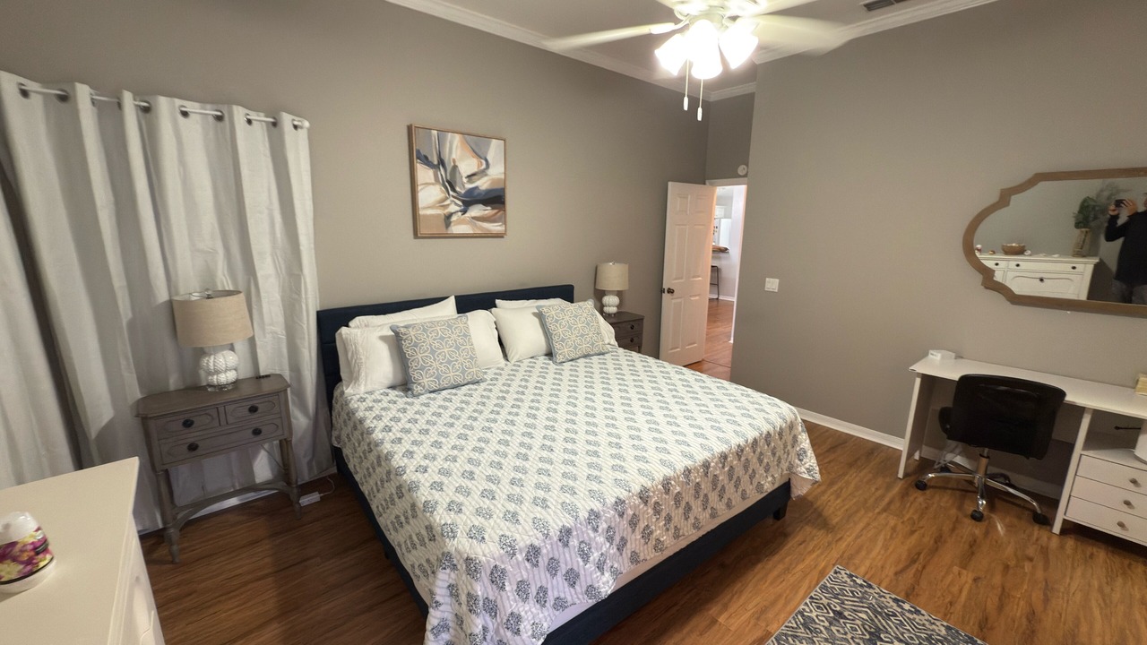 Photo of Bedroom in Beachwalk Isles
