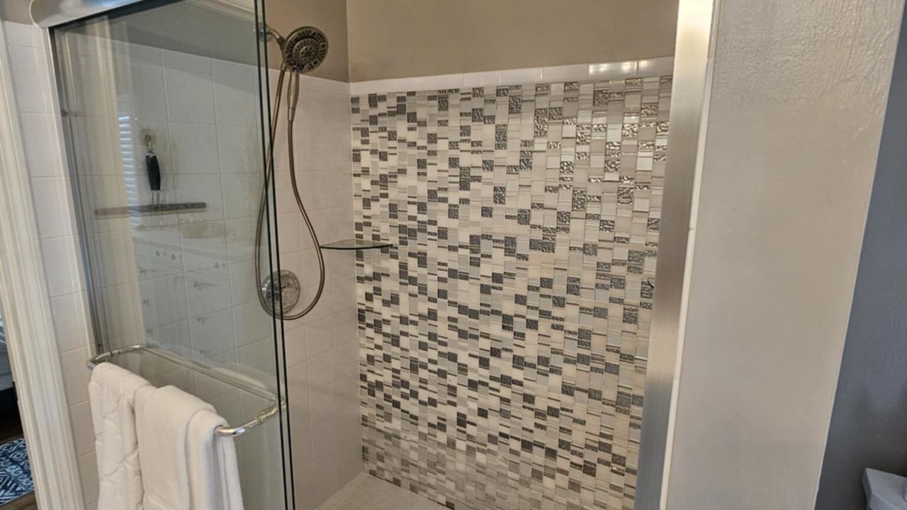 Photo of Bathroom in Beachwalk Isles