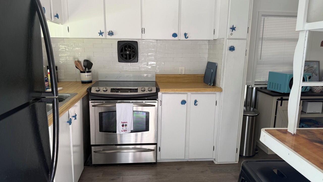 Photo of Kitchen in Weeki Wachee Gardens