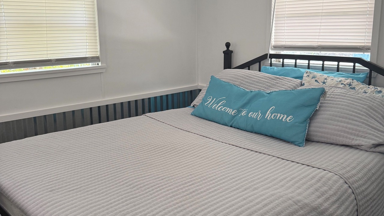 Photo of Bedroom in Weeki Wachee Gardens
