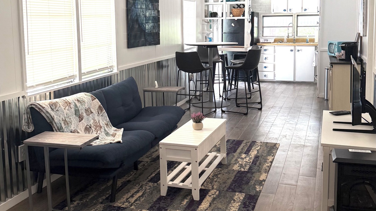 Photo of Livingroom in Weeki Wachee Gardens