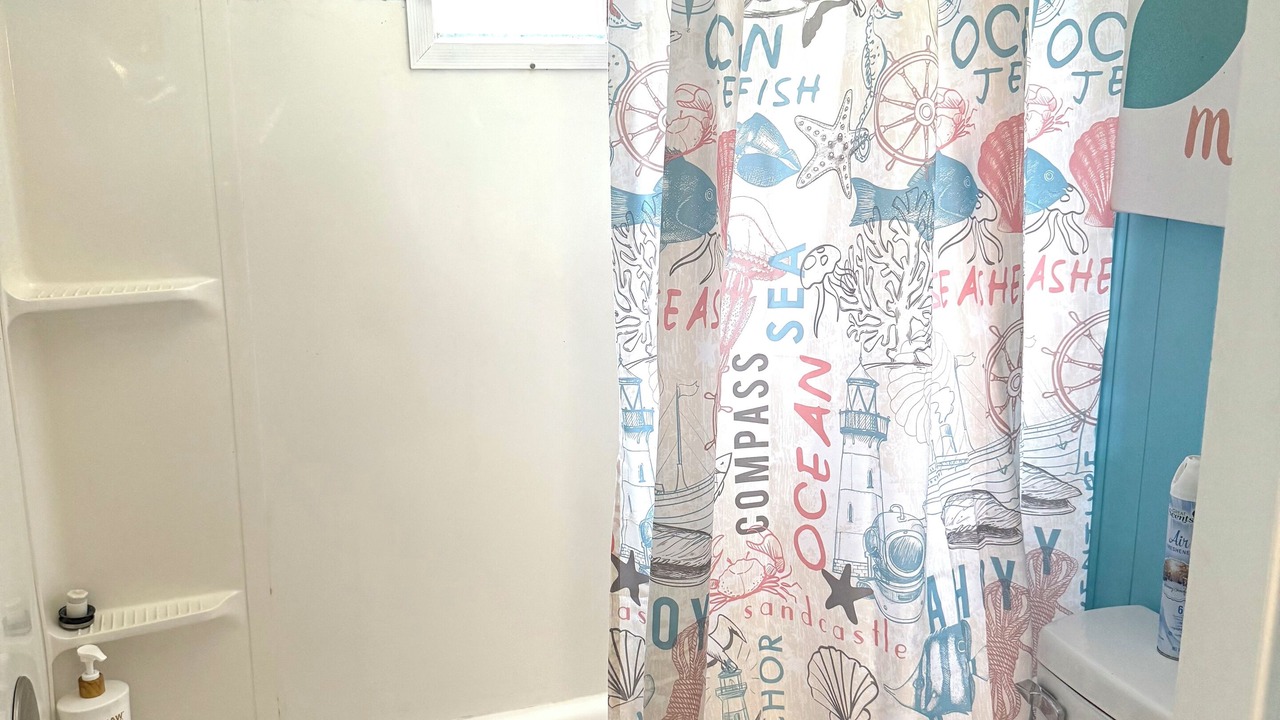 Photo of Bathroom in Weeki Wachee Gardens