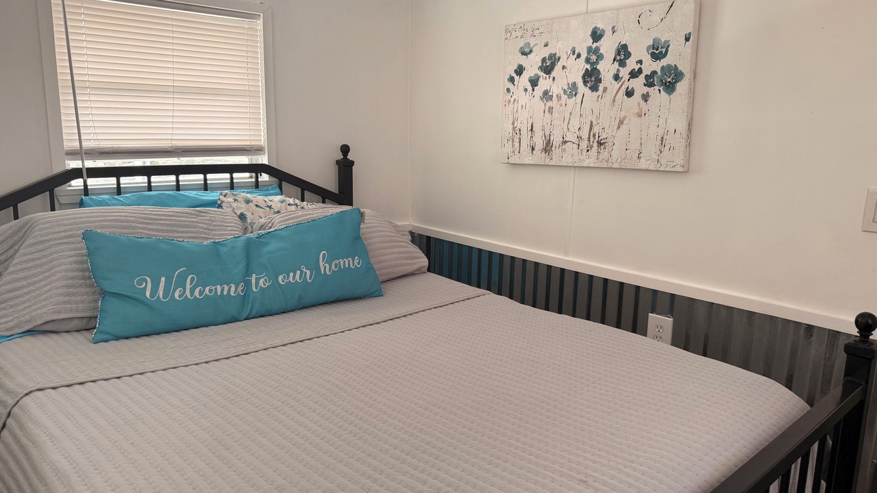 Photo of Bedroom in Weeki Wachee Gardens