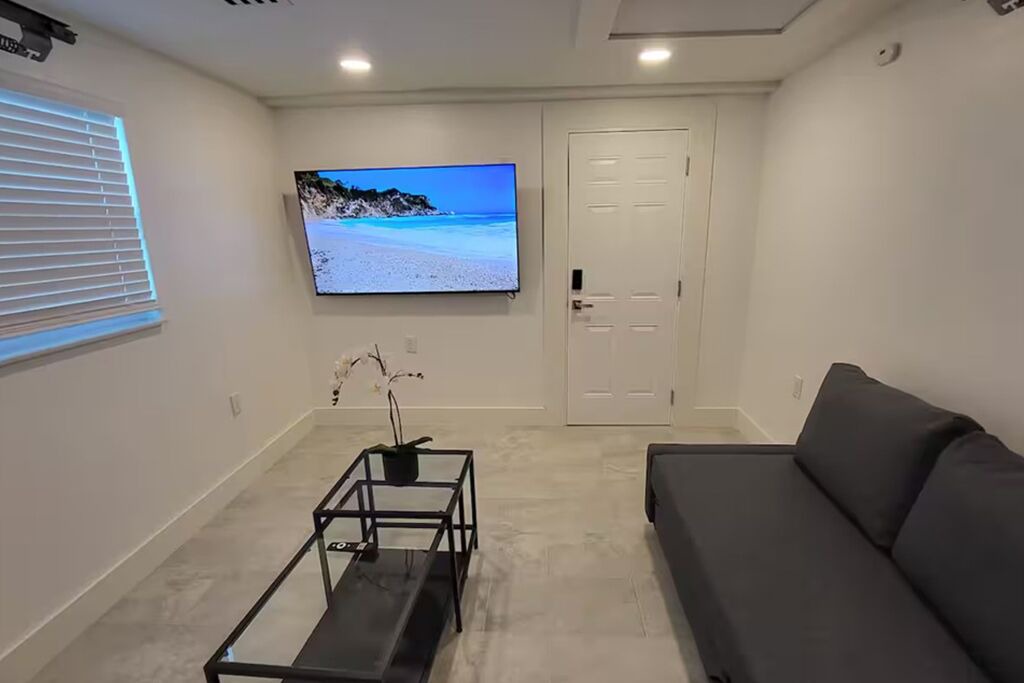 Photo of Livingroom in Hudson Beach Estates